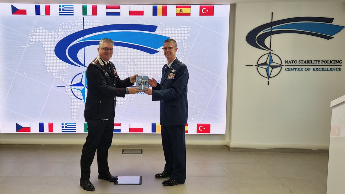 NSPCOE's tweet image. 🎓#NSPCOE had the unprecedented honour &amp;amp; great pleasure to welcome OF-5 K. Allan McDonald, Dean of Academics from 🇩🇪@NATOSchool , as Keynote Speaker during the SP4P26 Course. 👨‍🎓
Thank you, Sir, for the amazing insights &amp;amp; the fruitful discussions!
#WeAreNATO #StrongerTogether