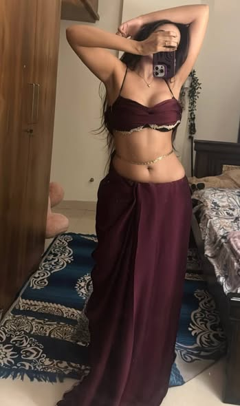 BalaManiPotachi's tweet photo. Ayooo enna oru curVy figure da yeppa 📷)•( aparna reddy enna strucTure di unaku 
📷ayoo antha th📷ppul hip chain 📷kkul ha thooki katra style apa apa 📷📷📷📷verithanam di aparna iva signature pose ye ithu than 📷
#aparnareddy https://t.co/WqM1zceCw8