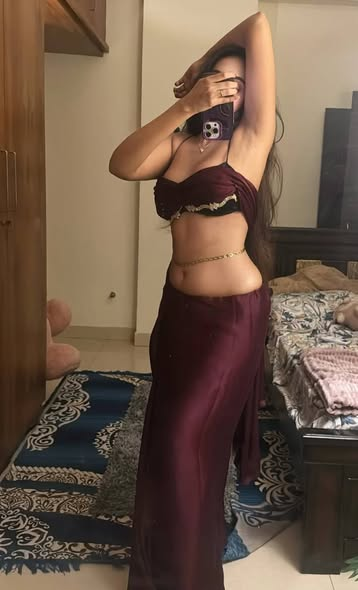 BalaManiPotachi's tweet photo. Ayooo enna oru curVy figure da yeppa 📷)•( aparna reddy enna strucTure di unaku 
📷ayoo antha th📷ppul hip chain 📷kkul ha thooki katra style apa apa 📷📷📷📷verithanam di aparna iva signature pose ye ithu than 📷
#aparnareddy https://t.co/WqM1zceCw8