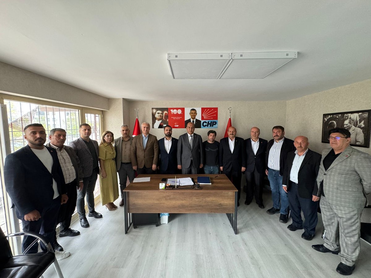VakkasAcar1's tweet photo. 24 Nisan Cuma günü görevinden ayrılan Sayın Hurşit Yıldırım’ın yerine, tüzüğümüzün 24. maddesi gereğince Yönetim Kurulu üyelerimizin gerçekleştirdiği seçimle;

Emrah Sezer, OY BİRLİĞİ ile yeni Şehitkamil İlçe Başkanımız olarak seçilmiştir.
Bu kararın partimize ve güzel Şehitkamil’imize hayırlı olmasını diliyoruz. Görevi devreden Hurşit Yıldırım başkanımıza emekleri için teşekkür ediyor, sağlıklı ömürler diliyoruz.

Yeni Başkanımız Emrah Sezer’e bu kutlu görevde başarılar dileriz. 

#Şehitkamil #Gaziantep #HayırlıOlsun