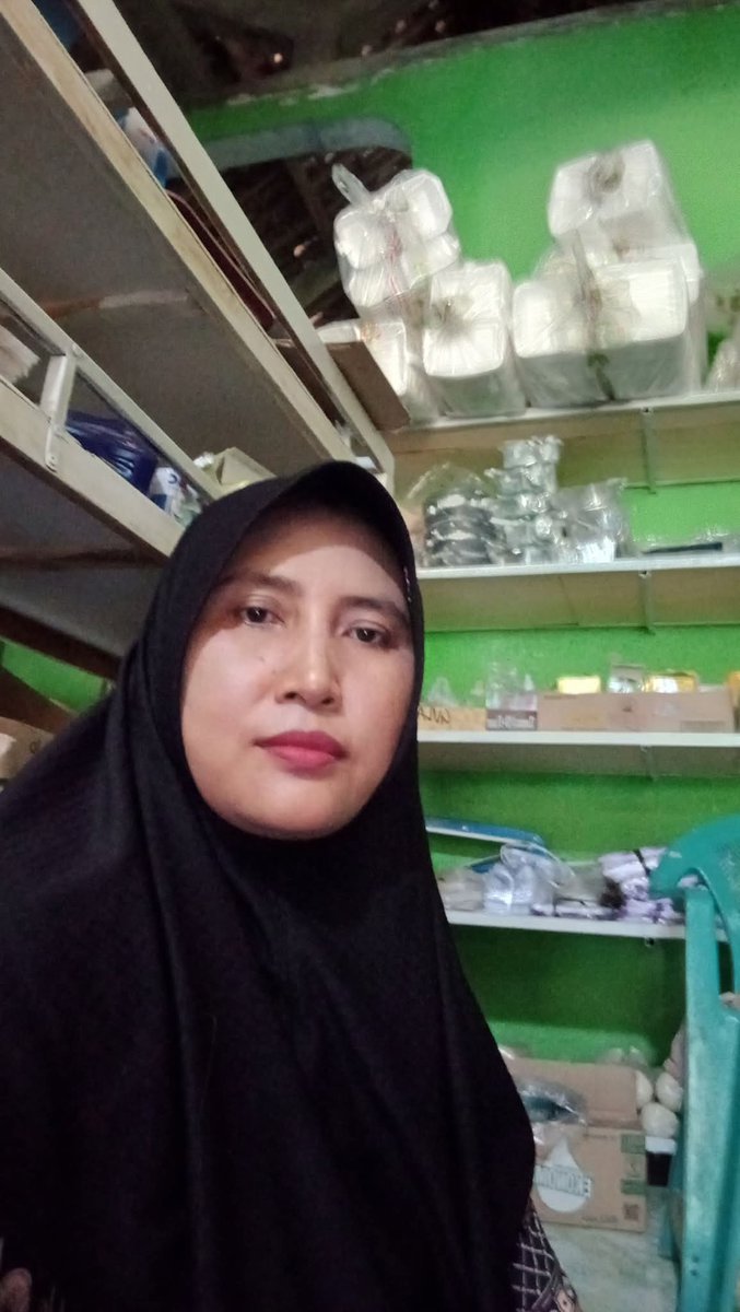 Lili Yuanti tweet media