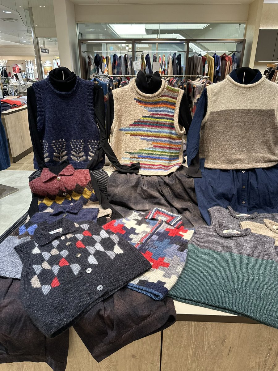 アブサラとし子（中野とし子）編み物で幸せになる！ tweet media