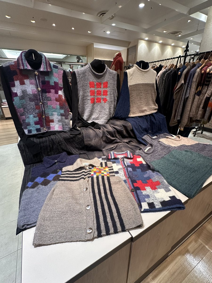 アブサラとし子（中野とし子）編み物で幸せになる！ tweet media