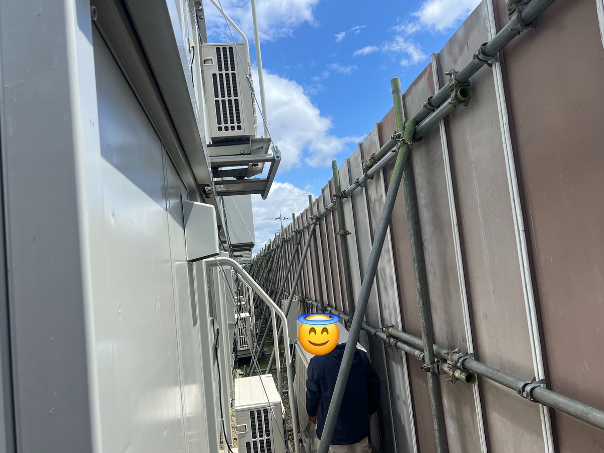 5時起きで家出て3時間半かけて加古川行って
90キロの室外機、仮囲いの控えまみれで
クソ狭いとこ4台運んで
さあエアコンつけよか思ったら
電源工事も言われて材料なくて出直しwww
頭沸いてんか🥱ほんま🥱笑
エアコン設置終わったのいいけど
明日和歌山でエアコンつけてまた
加古川走らんなん難儀やな🥱