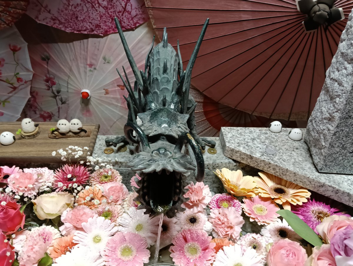 sakaphoto2's tweet photo. 夜の諏訪神社 https://t.co/XAKGvGtmee