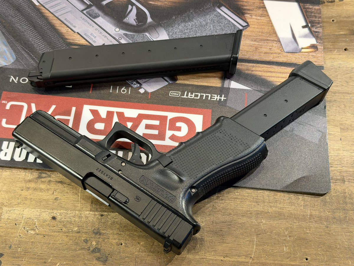 TRAILARMS's tweet image. 📢中古入荷速報

東京マルイ
グロック用 ロングマガジン

2本入荷しました‼️
装弾数アップで快適度も火力も段違い💪

今回は2本のみ、早い者勝ちです💨

#TRAILARMS
#東京マルイ
#glock 
#ロングマガジン
#ガスブロ
#サバゲー