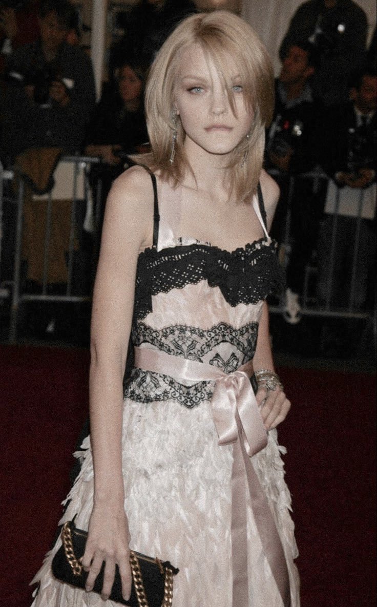 𝓇𝑜𝓈𝒾𝑒 tweet media