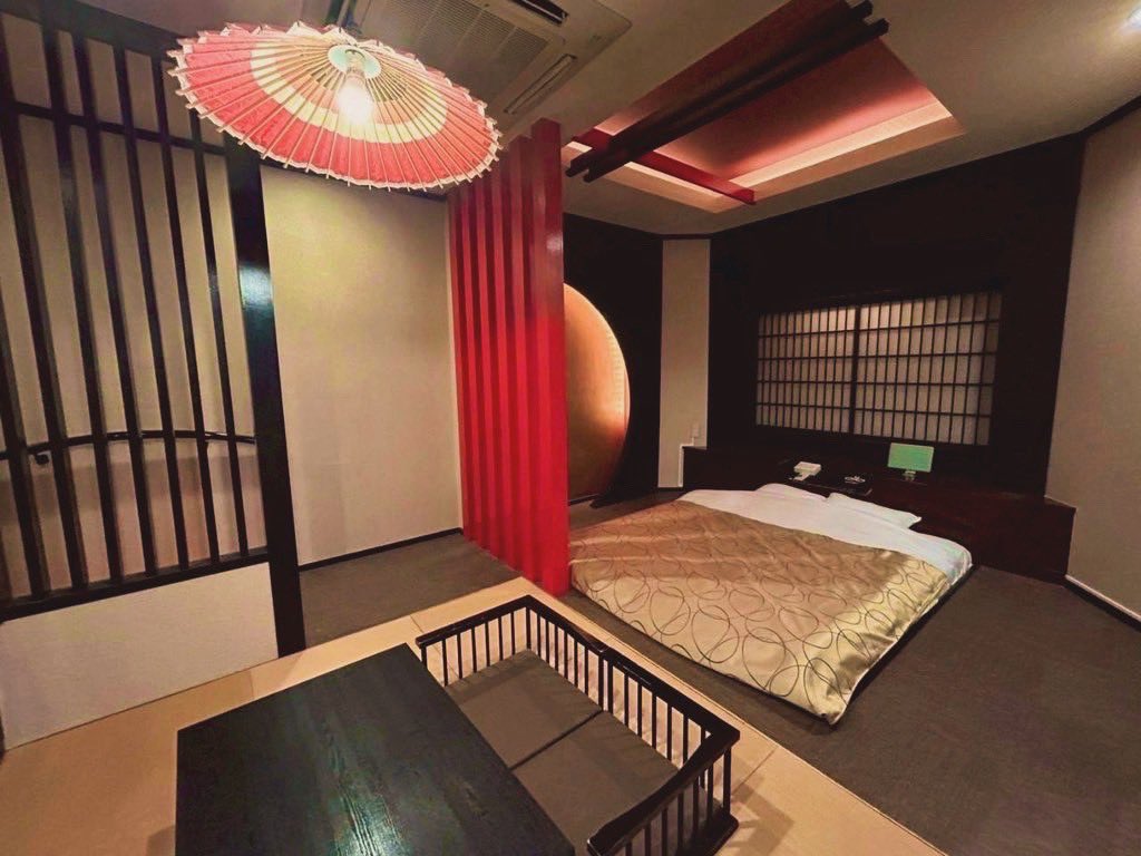 Hotel_ever's tweet photo. 本日、まだまだ空きあります💡
今の時間、かなり狙い目です👌

・広々お部屋でゆったり
・外出OKで使い方自由
・早めの入室で長く楽しめます

「とりあえず確保」もアリです✨
ご来店お待ちしております‼️

#ホテルF3 #空室あり #燕三条 #長岡 #ラブホテル #デート #休憩 #宿泊 #今が狙い目 https://t.co/lyMpXkdYEF