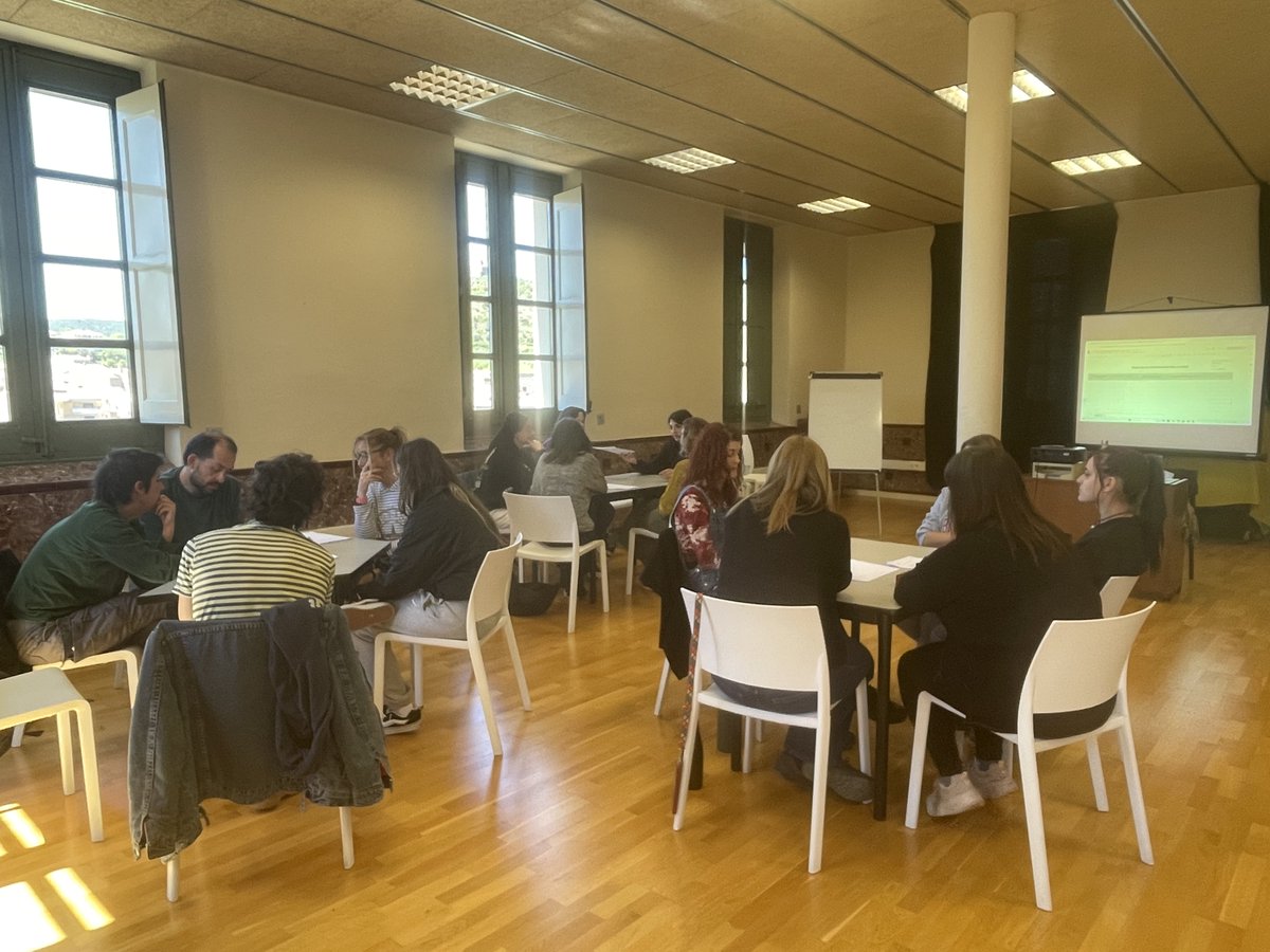 AmisolSolsona's tweet photo. Seguim formant-nos! Professionals de diversos serveis hem fet una formació sobre prevenció, desescalada i contenció física en l’àmbit de la discapacitat. Gràcies, Henar i Jordi! Formació finançada per @Fundae_es amb suport de la Generalitat i el Ministerio de Trabajo #Formació https://t.co/Y3n07mZsYu
