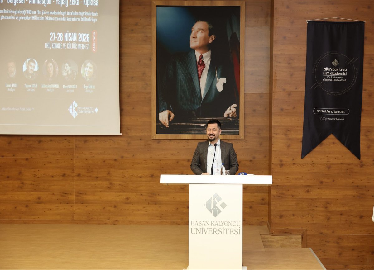 X. Altın Baklava Film Festivali’nin açılış konuşmalarını; HKÜ Rektör Vekili Prof. Dr. Gül Rengin Küçükerdoğan, Altın Baklava Film Festivali Koordinatörü Prof. Dr. Bülent Küçükerdoğan ve HKÜ İletişim Fakültesi Dekan Yardımcısı Dr. Öğr. Üyesi Mehmet Fatih Eminoğlu gerçekleştirdi.