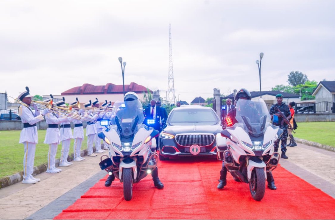 CityBoyyBrand's tweet image. #workday