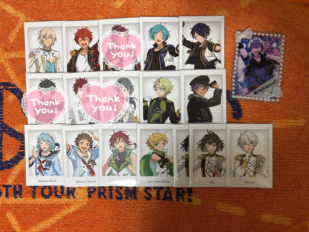 tukianst's tweet photo. 【交換】
あんスタ　ぱしゃっつ　10周年　特典
譲→英智,スバル,奏汰,忍,日和,アドニス,創,光,夏目,宙,エス2,カンナ
求→特典又は10周年 泉,真,晃牙,敬人,千秋
真は他4人のいずれかを含めた交換
創くんとカンナくんは外側の白い部分に黒点の初期汚れがあります
検索からでもお気軽にお声がけください！ https://t.co/Cbozsm4vGS