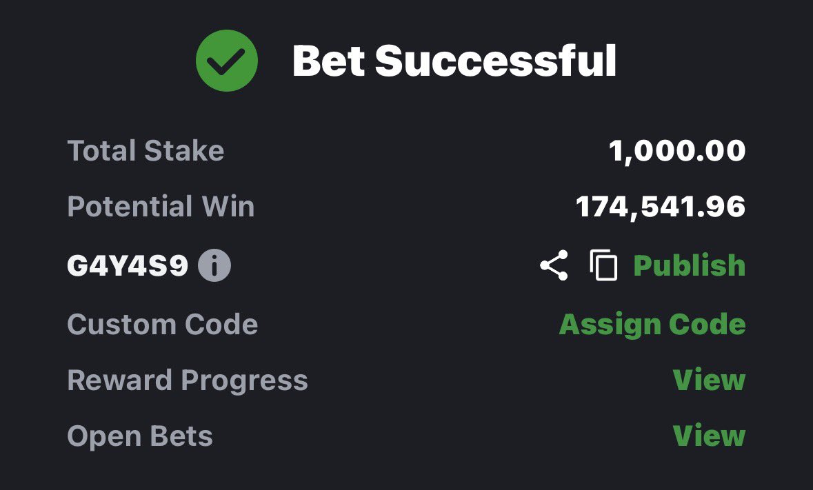 Eazi White 🫥 tweet media