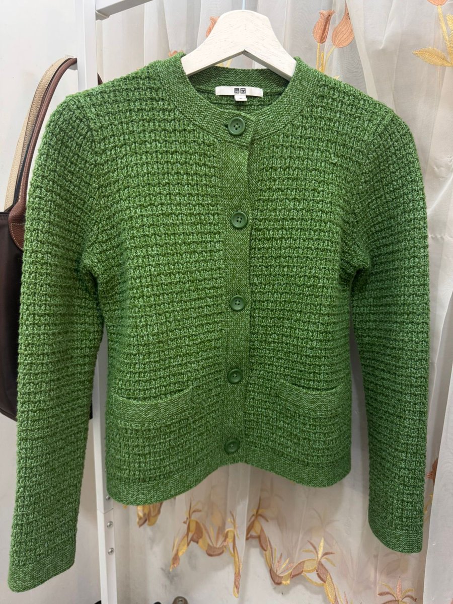 jj4343_'s tweet image. WTS UNIQLO GRACIAS SIZE S &amp;amp; M (PETITE FRIENDLY) 

UNIQLO : 200k // GRACIAS : 150k

- Pemakaian Pribadi
- Dipakai 1-2x aja
- NO MINUS 
- KONDISI : LIKE NEW! 

wts wtb zara duma uniqlo claude preloved baju murah 

#wts #wtb #preloved #baju #jualmurah #uniqlo #duma #zara #claude