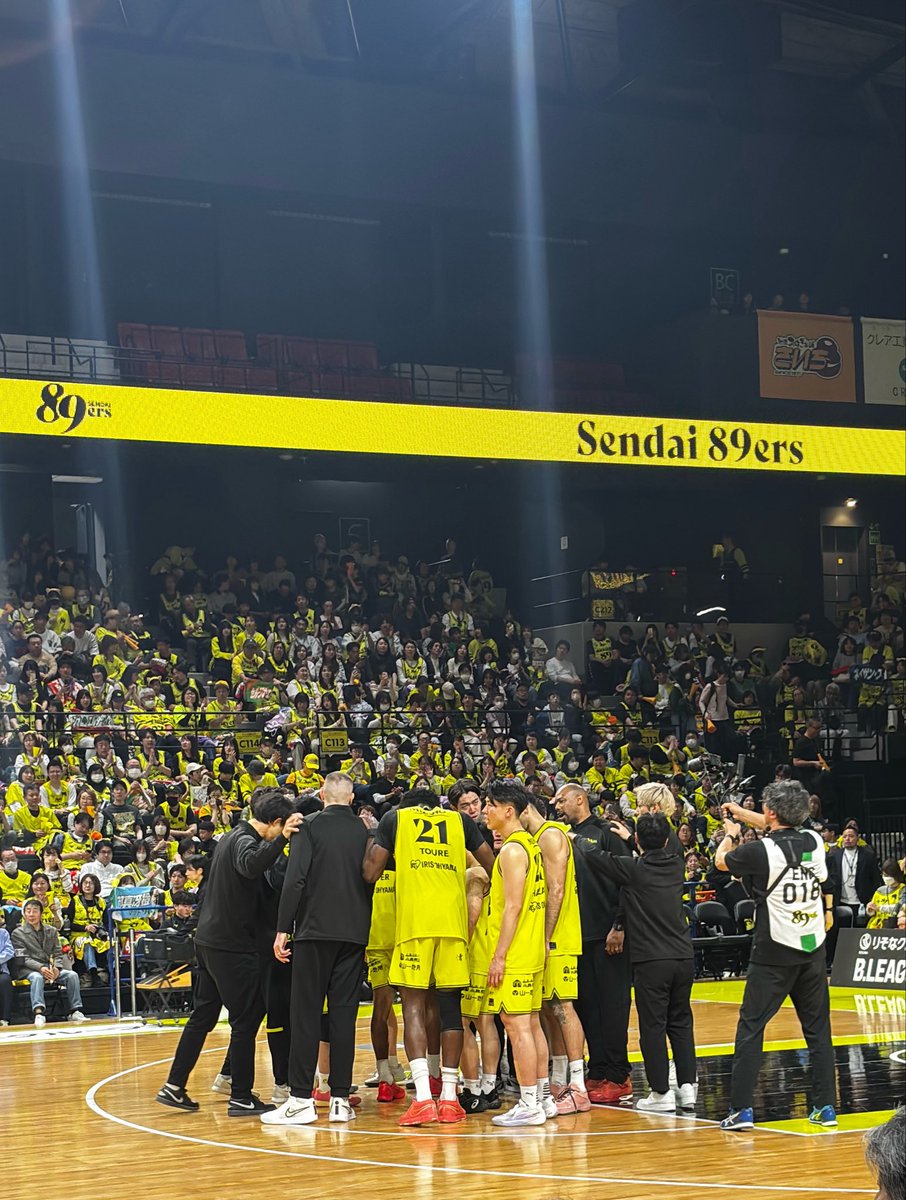 machaers11's tweet image. これまでの試合の写真見て浸ってる。
最終ホームゲーム悔しかった。
けどこのチームを黄援できて良かった。
残り2試合、笑顔で走りきってほしい。

 #89ERS  #GRIND