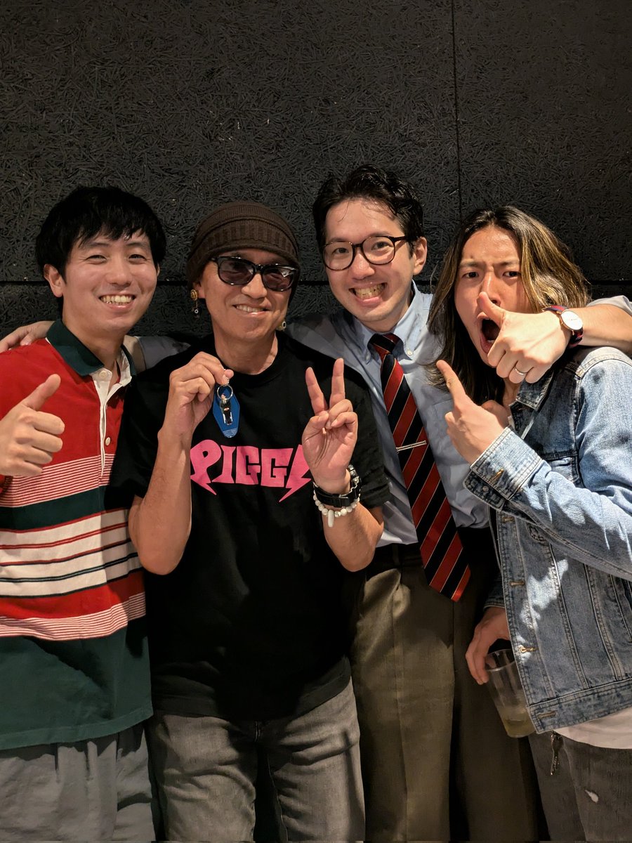 INAKING555's tweet image. 神林さんのMPC
『いつでもWATCHING YOU』
昨年末にはスーリン、バンバンがプーちゃんの代わりに歌ってくれました
PIGGSの『ピグス・リベリオン』では、ザ・ストレンジャーズ、リンク、NBND、ワイルドサイドのドラムや
バンドセットも参加されました
ぜひ👇
#PIGGS #プー・ルイ
#ブライアン新世界