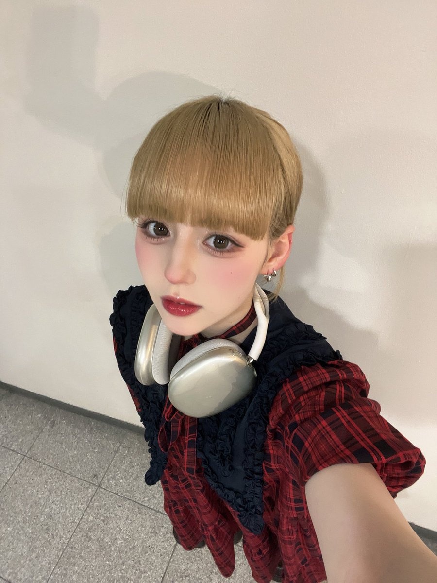 shiratorisana05's tweet photo. 🎧 https://t.co/1o0j59oJ21
