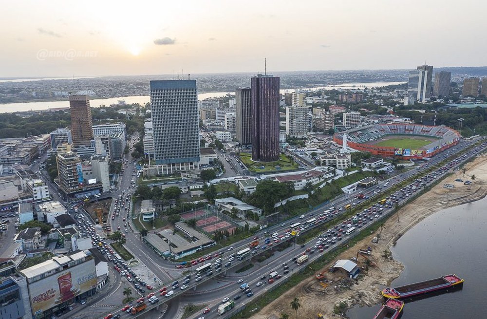 Yamoussouk6's tweet image. La Chambre de Commerce et de Droit Immobilier (C.DA.IM) en Côte d’Ivoire tiendra une réunion nationale le 30 avril 2026 à Abidjan, en vue de préparer l’élection d’une nouvelle direction et de renforcer la gouvernance du secteur immobilier.

#CIV #Immobilier