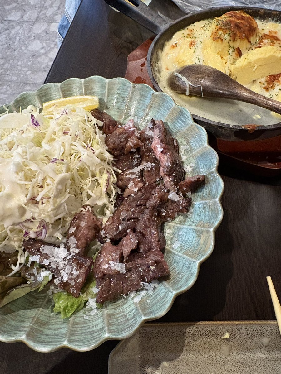fp0l77's tweet photo. 結局美味いもの食べてる時が1番楽しくて辛い😭
吐くとはいえ食べないに越したことはないはずなのに吐くから食べてしまう https://t.co/QZ9kyZjfRD
