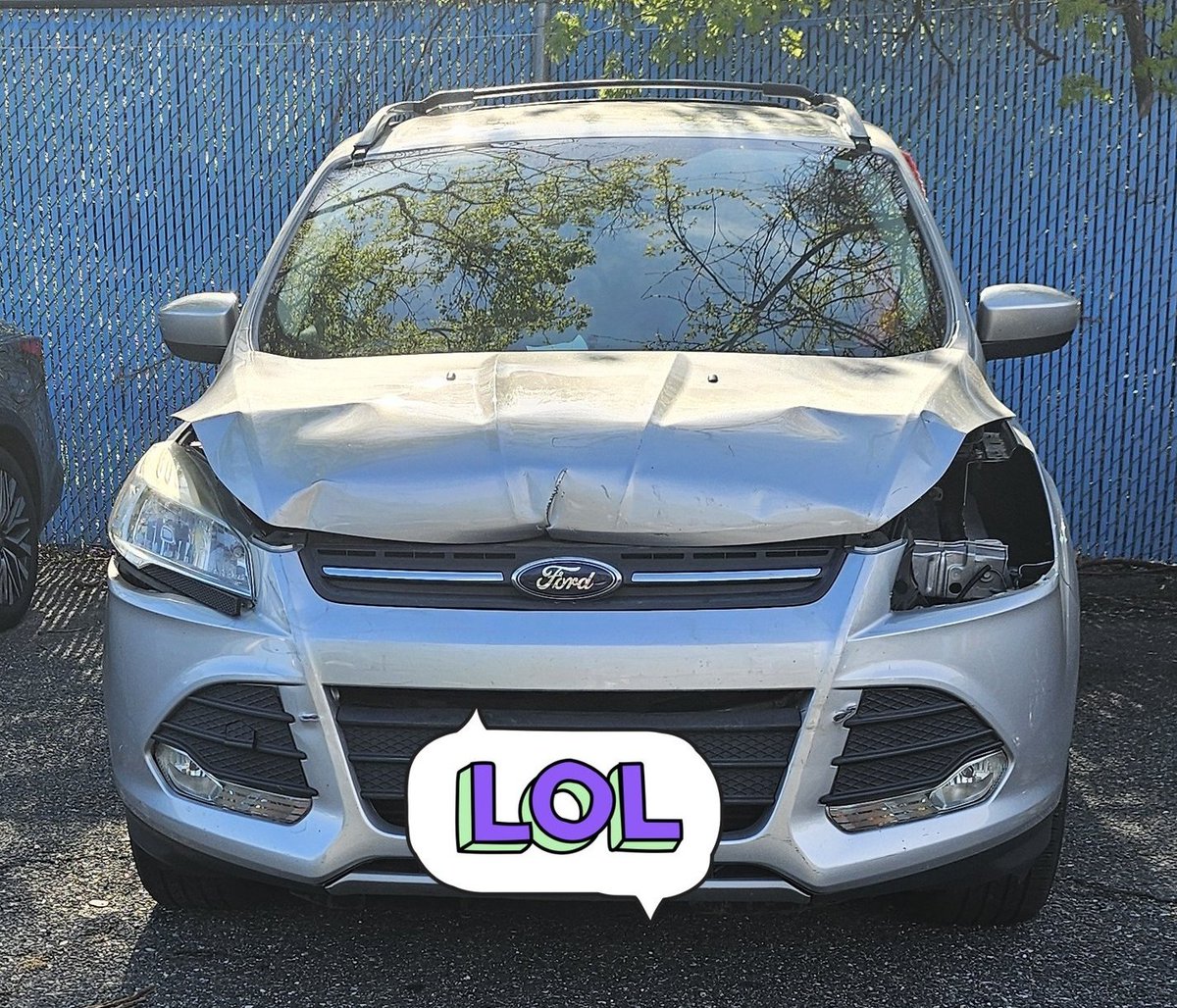 octobersoo's tweet photo. This is what my car looked like immediately after the accident and once it was examined and considered completely totaled. That is why I'm asking for any extra help possible in order to help with a future down payment for anotber car. I'm currently about 24% of the way to my goal https://t.co/WcdYwlVs62