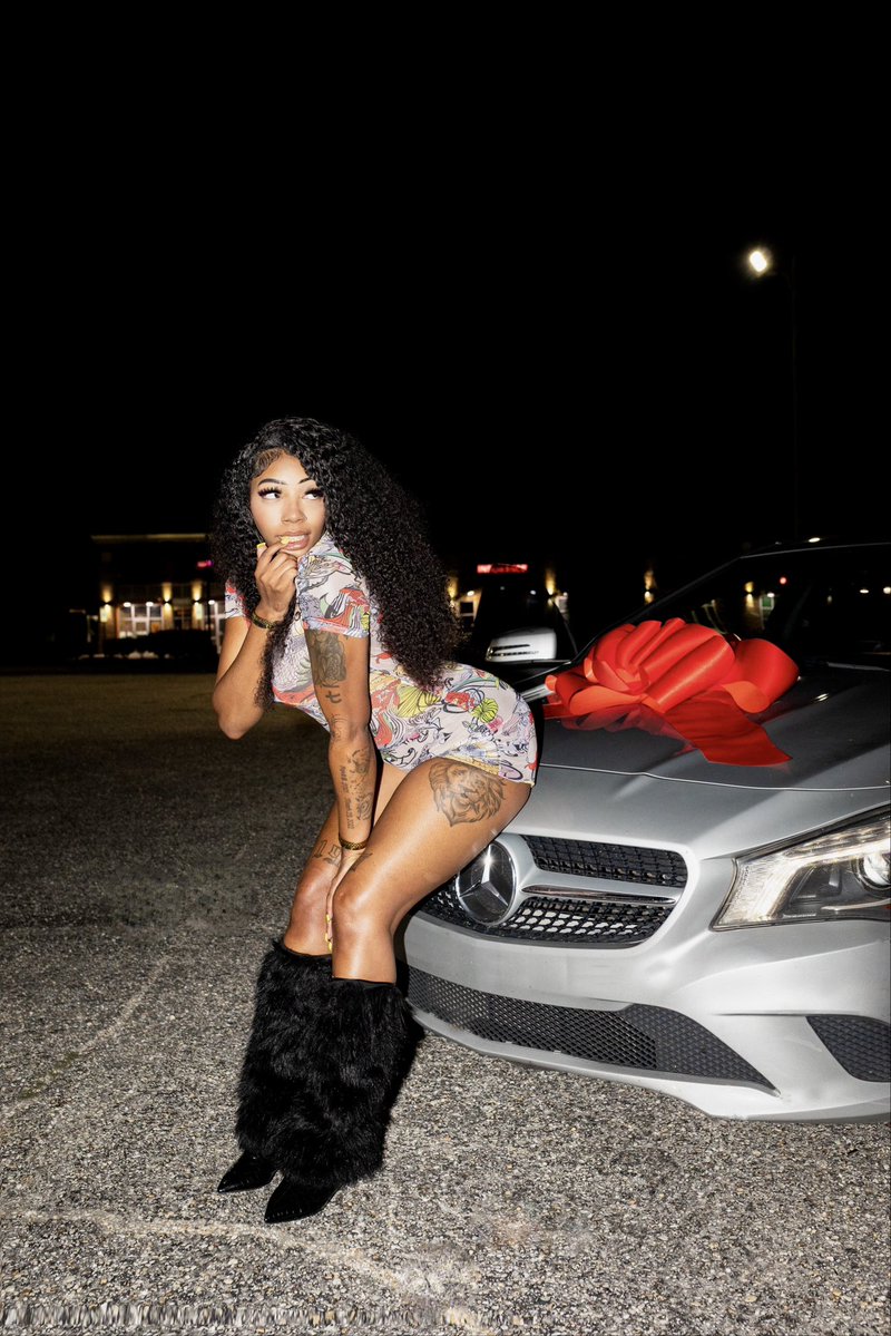 insanelyill's tweet image. siri play boss bitch by Hoodrich #newcar