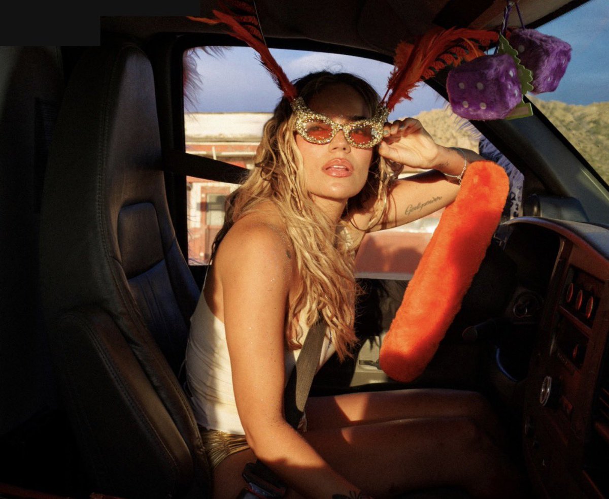 Karol G Brasil 🍍 tweet media