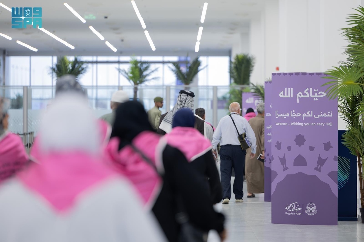 arabnews's tweet image. The Jadidat Arar border crossing in the Northern Borders region received the first groups of pilgrims arriving from #Iraq to perform Hajj arab.news/2e2ds