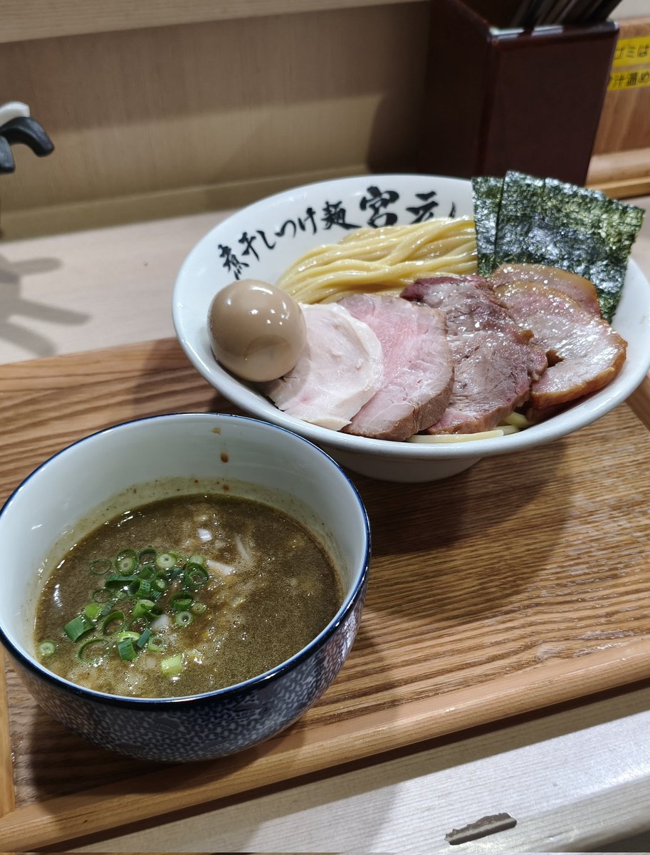 …タカ tweet media