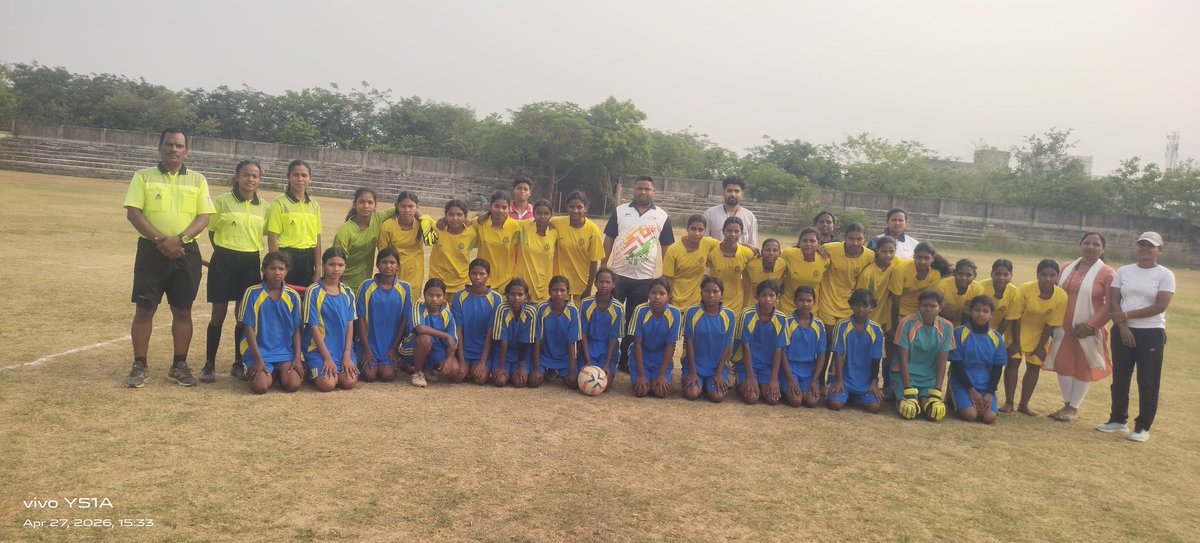 DSOSportsPakur's tweet photo. पाकुड़ में ASMITA City League 2026 के तहत 26.04.2026 को बैंक कॉलोनी स्टेडियम में फुटबॉल मैच का सफल आयोजन हुआ। ⚽

खिलाड़ियों ने शानदार खेल भावना का प्रदर्शन किया। 👏

#ASMITA #Pakur #Football
@SportsJhr @dcpakur @RahulKu52991070 https://t.co/NpC748CWJD