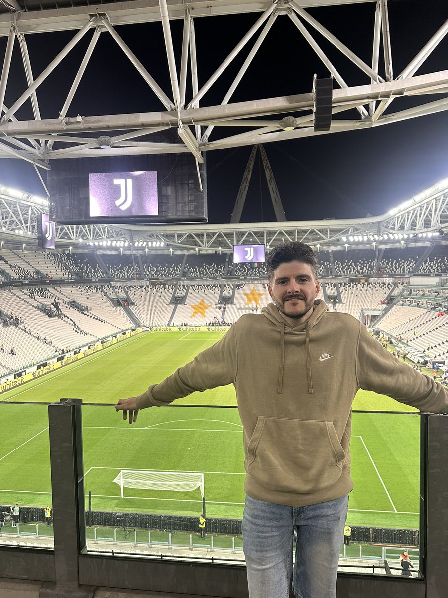 JKStoma's tweet photo. Spent last weekend in Milan with a day trip to Turin. Inter 3-0 Cagliari &amp; Juve 2-0 Bologna.

Managed to get through security without being escorted by 2 guards to have the stoma bags swabbed. Think that’s the 1st time since being an ostomate. Small wins 👌. https://t.co/XYPW0iTF20