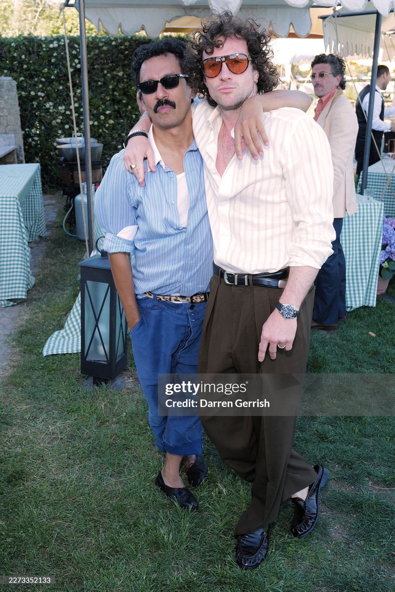 ray (fan account) tweet media