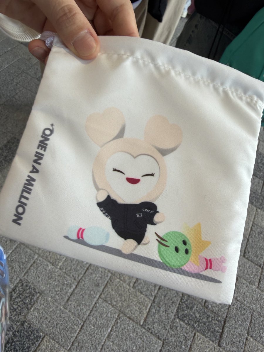 ちぐ tweet media
