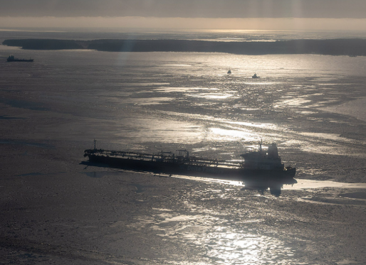 newsreporter759's tweet image. Maritime Security: The "shadow fleet" remains a flashpoint. Over 30 Russian tankers are currently idling in the Gulf of Finland as European coastal states intensify enforcement under Operation Blue Intruder. #BalticSea #Maritime #ShadowFleet