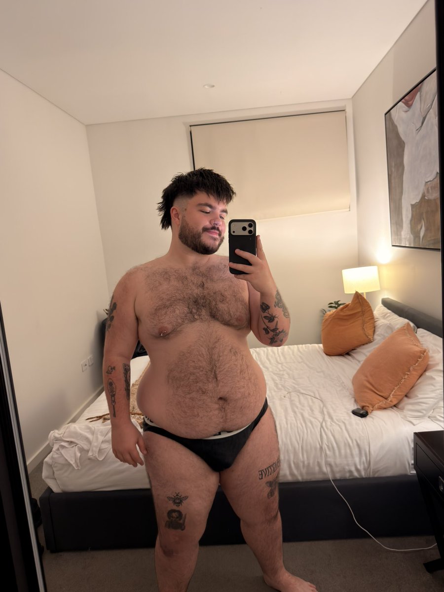 Liam ☾ (@linxlsxn) on Twitter photo 