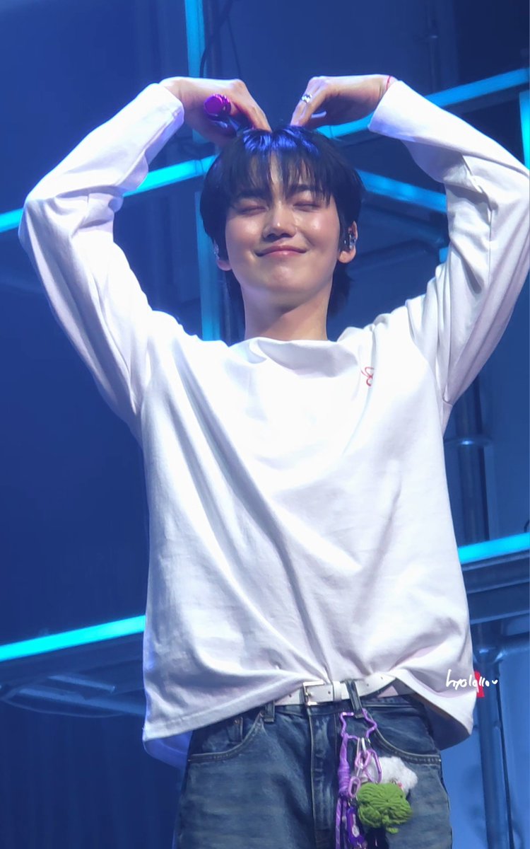 효롤로 tweet media