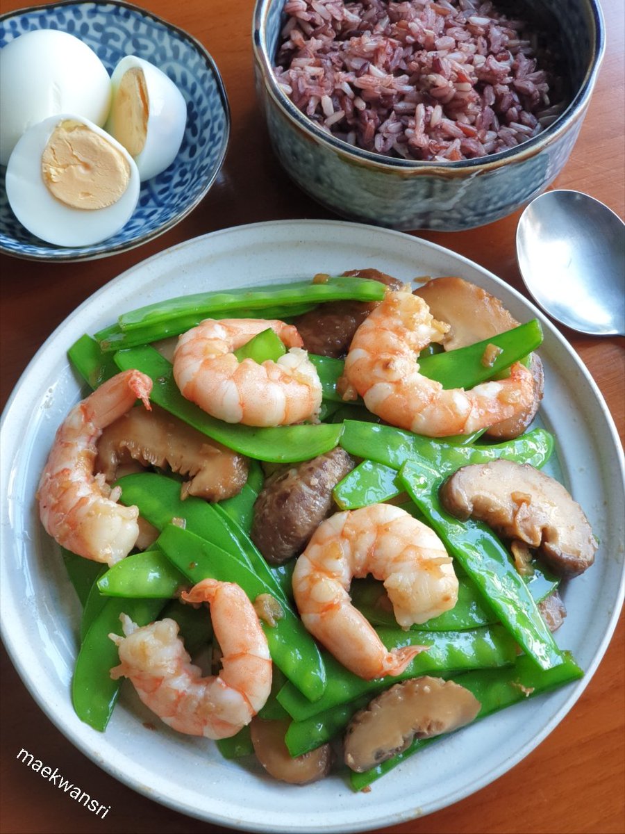 Maekwansri tweet media