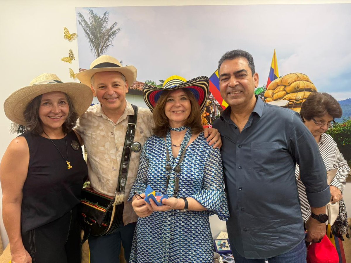 Embassy of Colombia to India tweet media