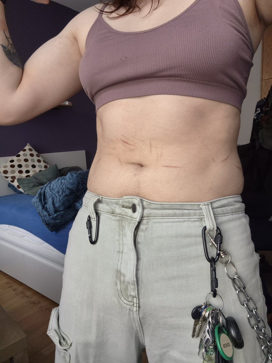 vampiric_cow's tweet image. Another #femmebait for you ♡

#butch