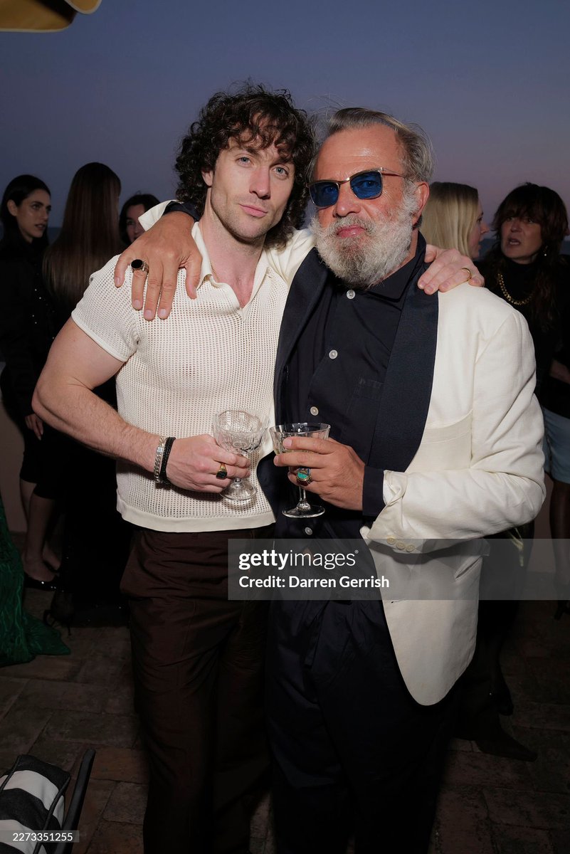 ray (fan account) tweet media