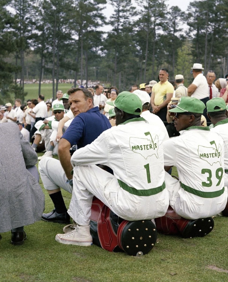 Hol's Locker tweet media