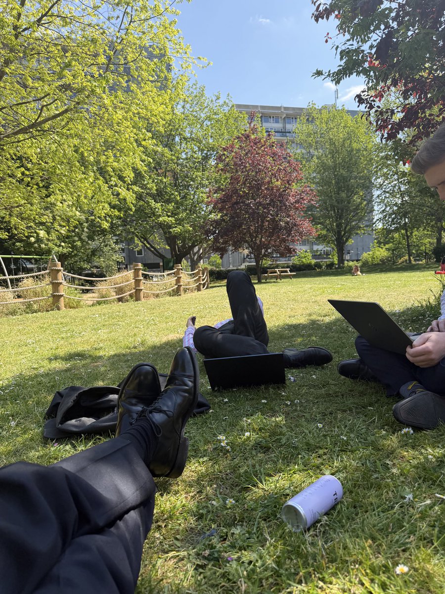 RossKempsell's tweet image. take ur team to the park #parklife
