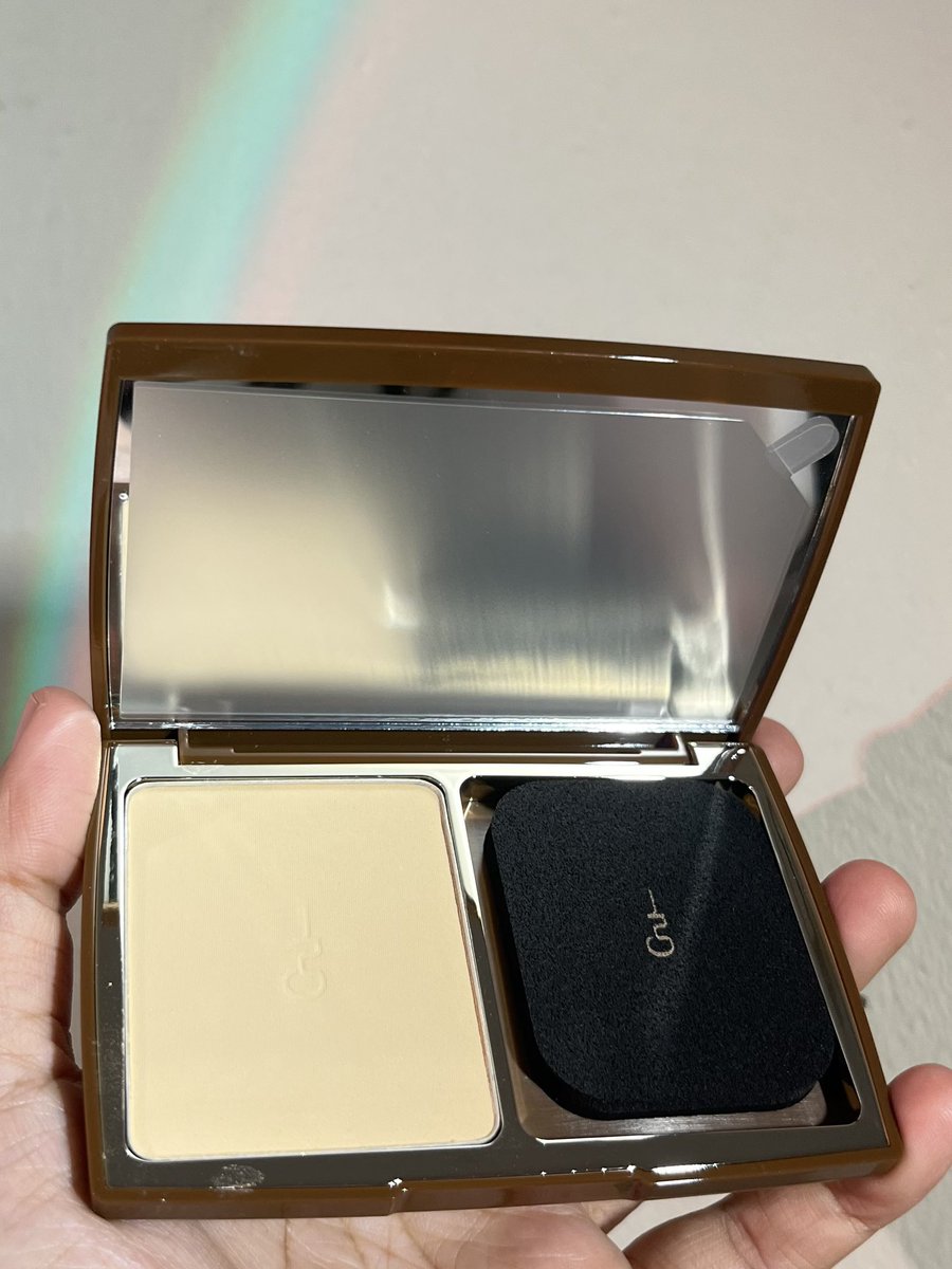 GUÈLE POWDER FOUNDATION NEEDS MORE HYPE PLEASE?!