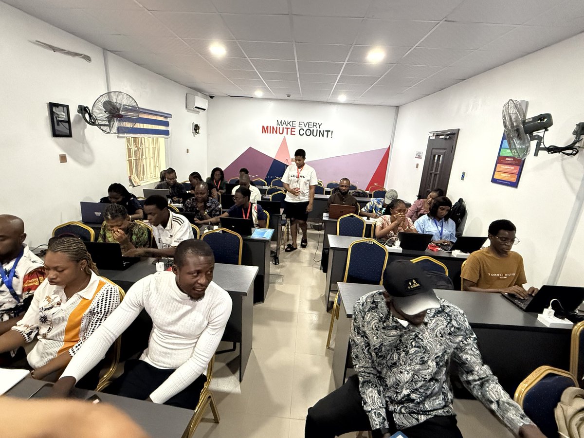 Speedlink_01's tweet image. Learning in progress , our tech classes aren't lectures — they're workshops where real
solutions get built in real time.

Hands-on from day one.
Progress you can see and touch.

This is just the beginning.

#Speedlink #TechTraining #TechSkills #DigitalSkills #HandsOnLearning