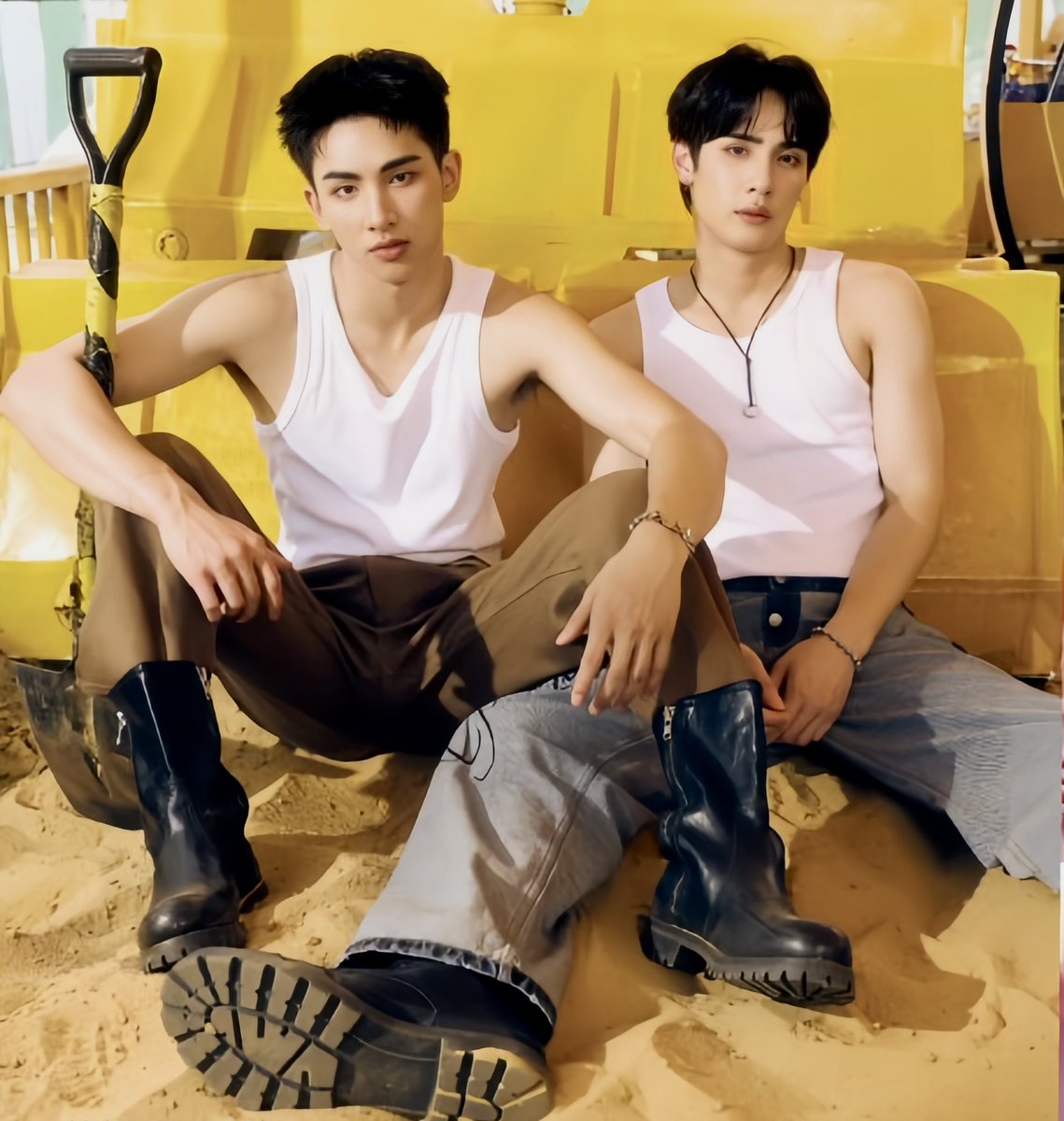 swenjv's tweet image. tolong telpon mandornya ini kuproynya gak pake helm safety 

#SurfJava #swensurf #javabh