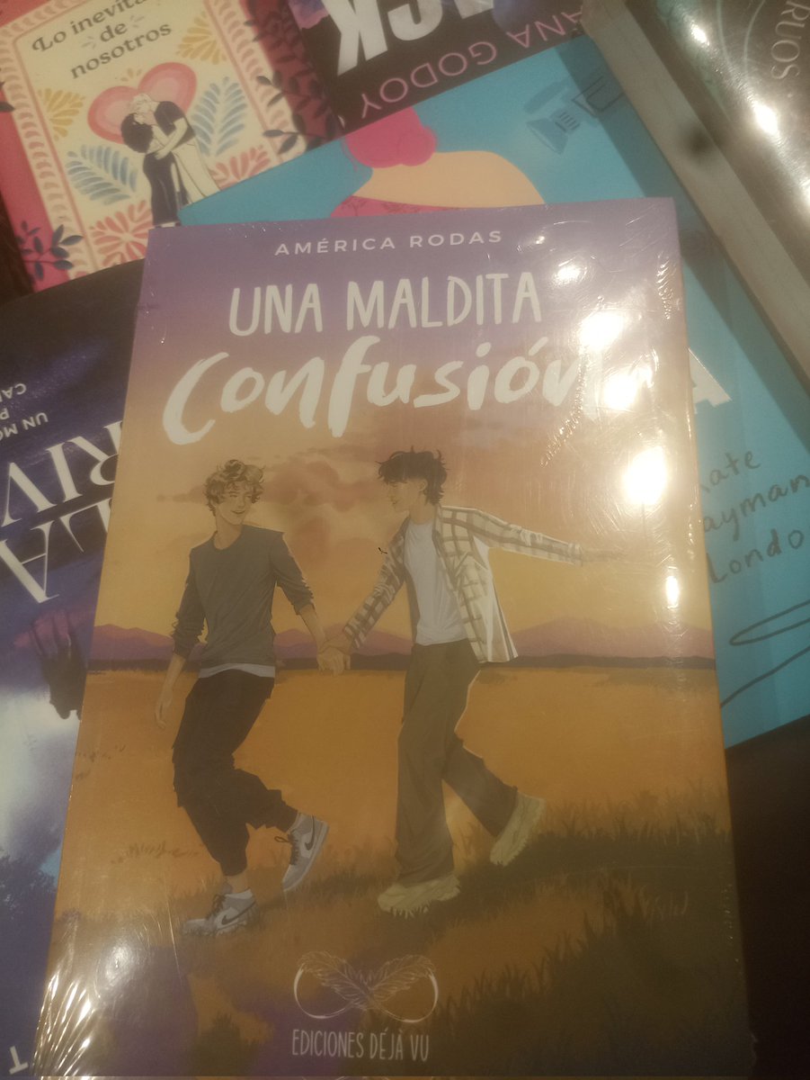 IvanMs55's tweet photo. Realmente ame este libro 😍😍😍 me identifique tanto con este libro porque hace unos meses o un año aproximadamente tuve una experiencia similar y aunque no fue el mismo final que este libro ya que aquí si terminaron felices y no se demandaron 😂 pero la trama es muy bella https://t.co/EIkN2qroST