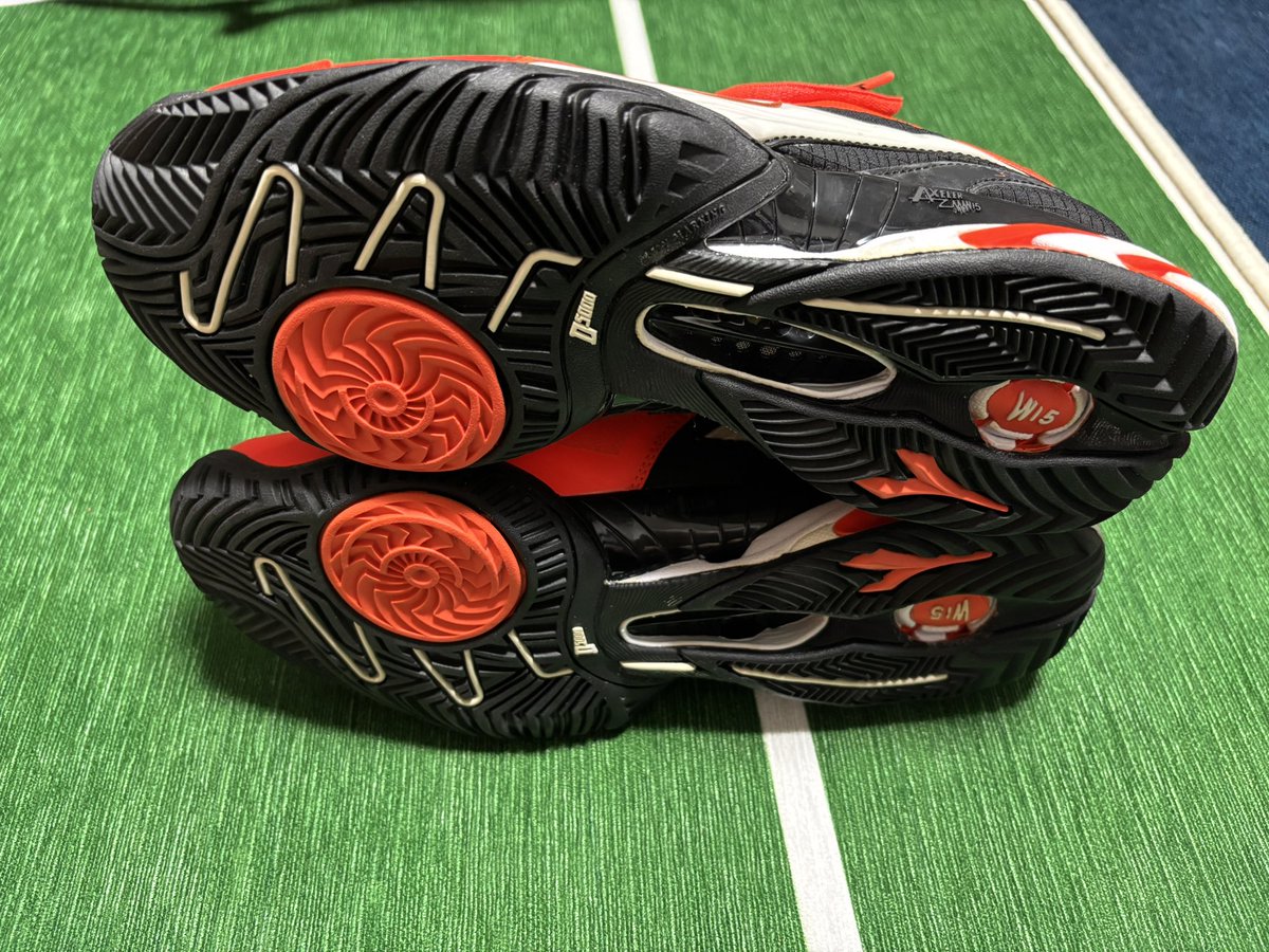 RACKETMAN333's tweet photo. 忍足謙也テニスシューズ（私服） https://t.co/w3pRZF8OGW
