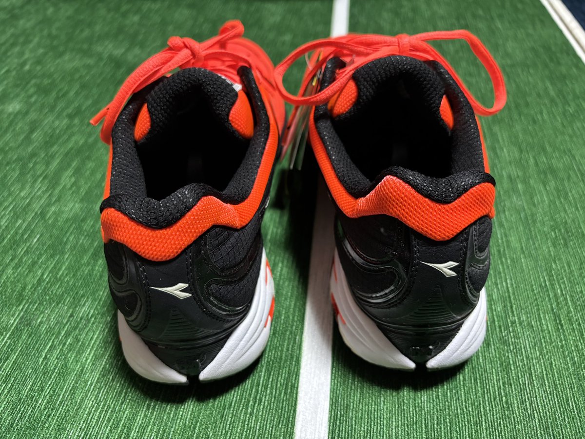 RACKETMAN333's tweet photo. 忍足謙也テニスシューズ（私服） https://t.co/w3pRZF8OGW