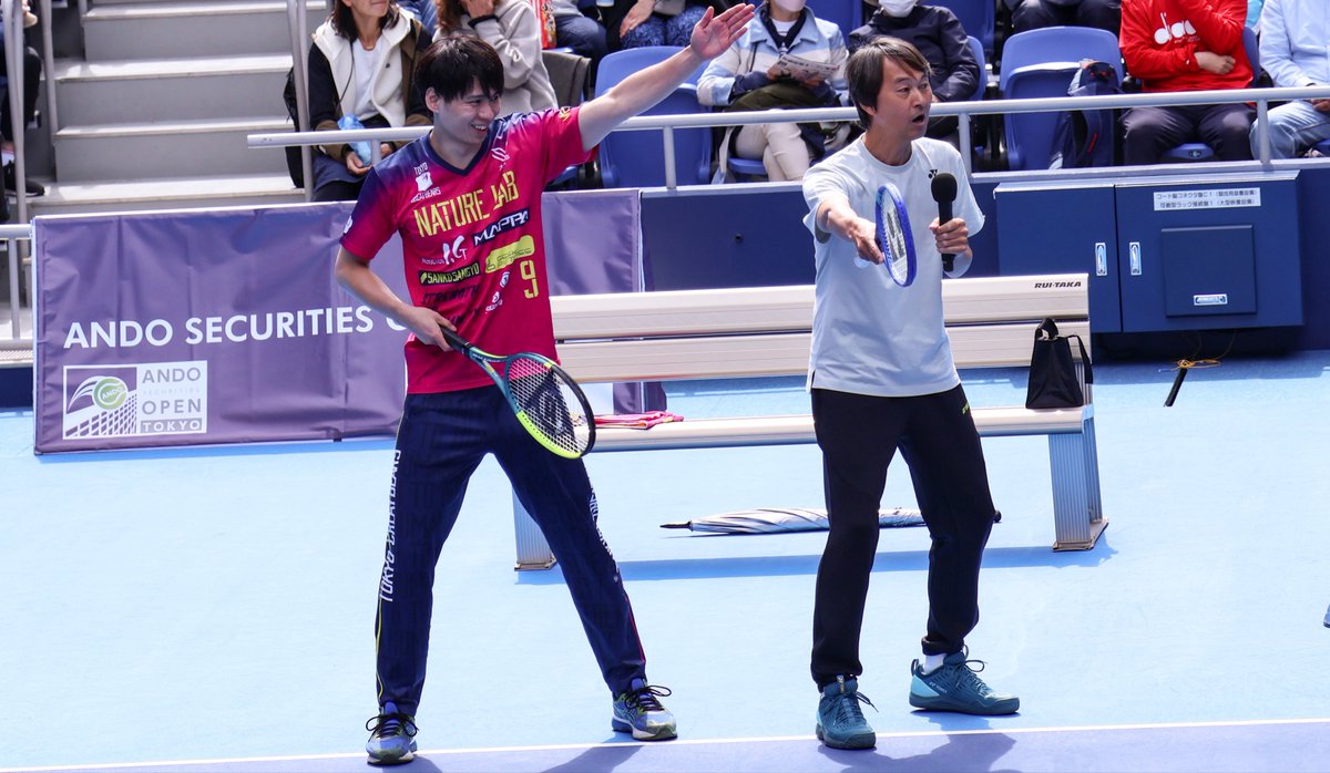 審判し出してドカ笑いしたけどテニスにそんな審判ないですwww