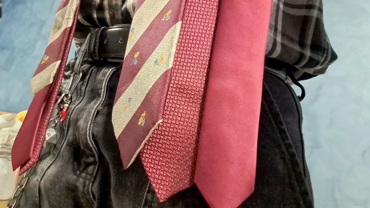 Thanatos_Silent's tweet image. Which tie do you choose? 
#tie #wlw #masc