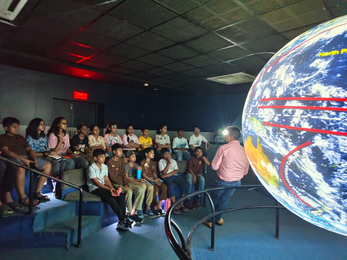 RamanCentre's tweet image. 🌌 Astronomy Workshop begins! Exploring the universe through hands-on learning and interactive sessions 🚀✨At @RamanCentre , a unit of @ncsmgoi  @MinOfCultureGoI .

#Astronomy #SpaceScience #STEM #RamanScienceCentre #DiscoverScience